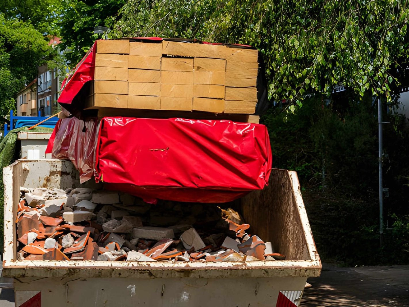 Junk removal truck