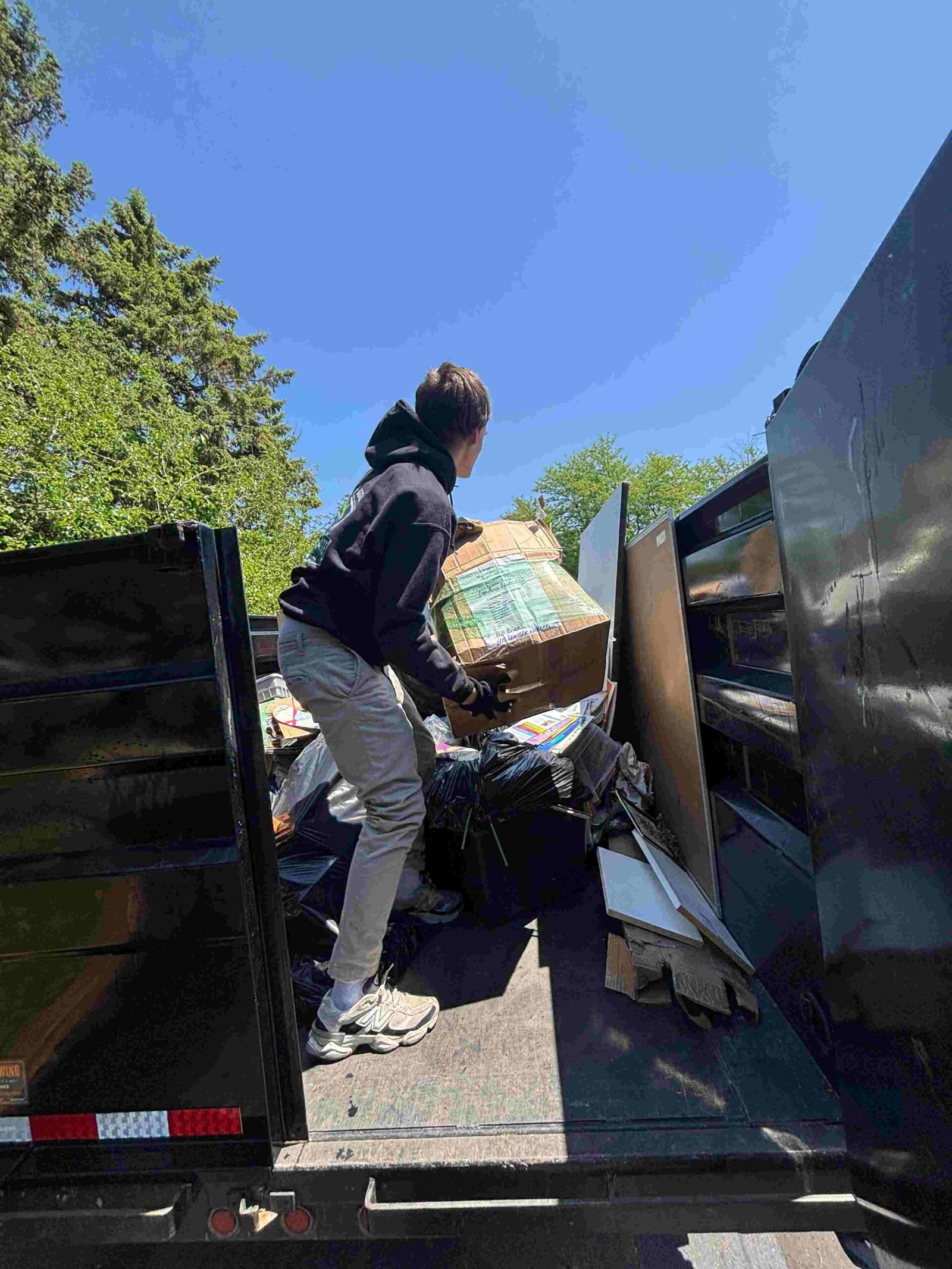 Junk removal truck team